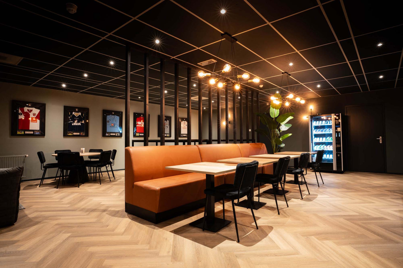 Licht als instrument in hospitality: hoe verlichting sfeer en omzet beïnvloedt