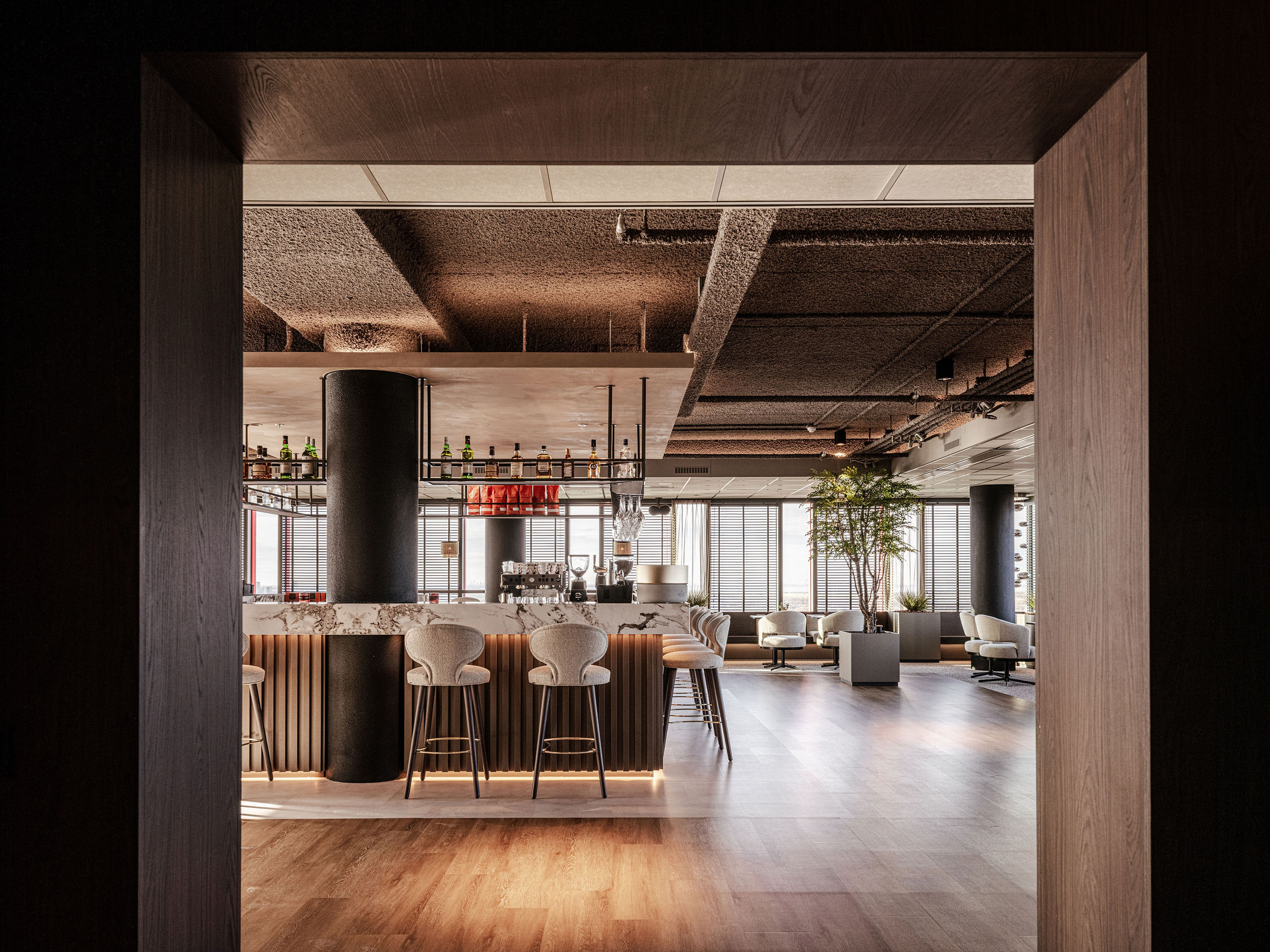 interieurarchitect Wildenberg binnenhuisarchitect Benkey Finance Boutique WTC Almere 21e verdieping Tarkett