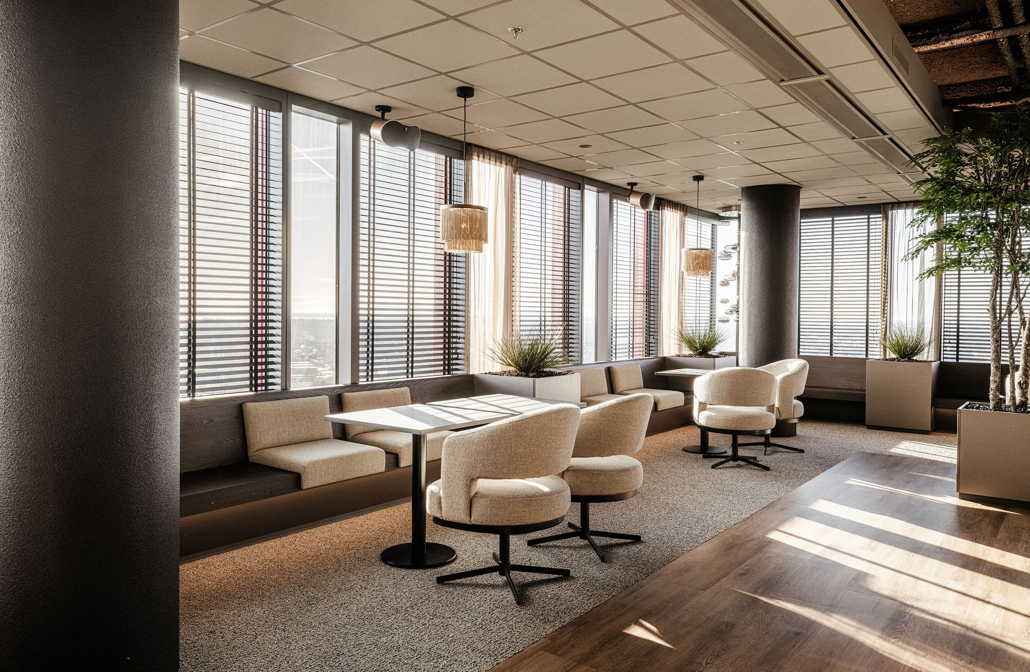 interieurarchitect Wildenberg interieurarchitectuur Benkey WTC Almere 21e verdieping We Complete Liviza restaurant